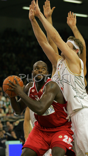 IMAGE: http://www.photo.si/img/sport/s_basketball_20071101nw_0128.jpg