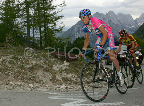 IMAGE: http://www.photo.si/img/sport/s_cycling_060610nw_0025.jpg