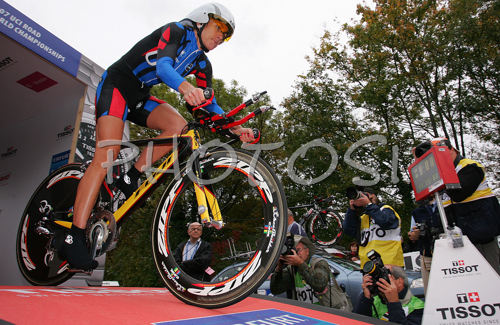 IMAGE: http://www.photo.si/img/sport/s_cycling_20070926nw_0650.jpg
