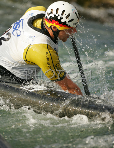 IMAGE: http://www.photo.si/img/sport/s_kajak_20070603nw_0462.jpg