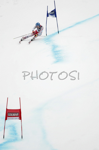 IMAGE: http://www.photo.si/img/sport/s_skiing_20070303nw_0668.jpg