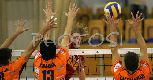 IMAGE: http://www.photo.si/img/sport/s_volleyball_20071017nw_0125.jpg