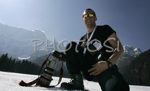 IMAGE: http://www.photo.si/img/sport/s_xcskiing_20070315_0540.jpg