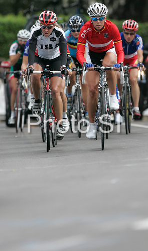 IMAGE: http://www.photo.si/img/sport/spo_cycling_20080927nw_07638.jpg