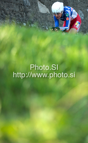 IMAGE: http://www.photo.si/img/sport/spo_cycling_20090923nw_01244.jpg