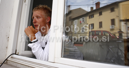 IMAGE: http://www.photo.si/img/sport/spo_cycling_20100616nwm_00006.jpg