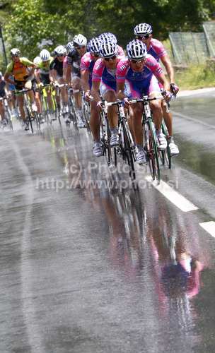 IMAGE: http://www.photo.si/img/sport/spo_cycling_20100618nw_01179.jpg