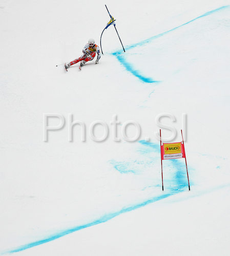 IMAGE: http://www.photo.si/img/sport/spo_skiing_20080308nw_1108.jpg