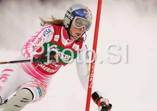 IMAGE: http://www.photo.si/img/sport/spo_skiing_20081229nw_01267.jpg