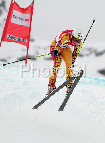 IMAGE: http://www.photo.si/img/sport/spo_skiing_20090118nw_09198.jpg