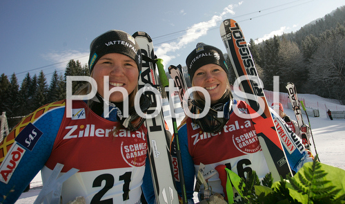 IMAGE: http://www.photo.si/img/sport/spo_skiing_20090201nw_12784.jpg