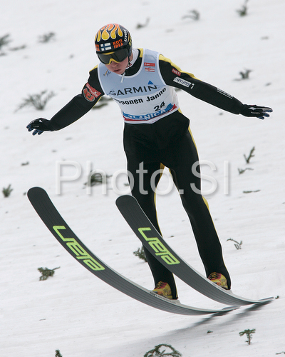 IMAGE: http://www.photo.si/img/sport/spo_skijump_20080316nwm_0092.jpg