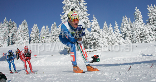 IMAGE: http://www.photo.si/img/sport/spo_xcskiing_20091220nw_02235.jpg